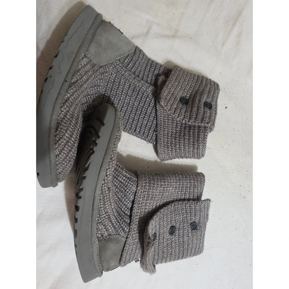 UGG Australia Isla Grey Knit Button Boots Womens 7 Mid Calf 1016555 Sweater Boot